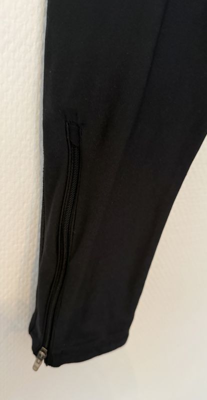 102562- Treningstights Nike 